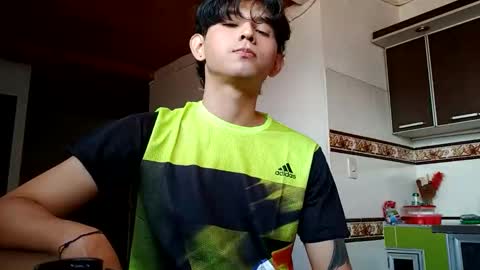 thebluesky_18 online show from October 4, 2025, 4:38 pm