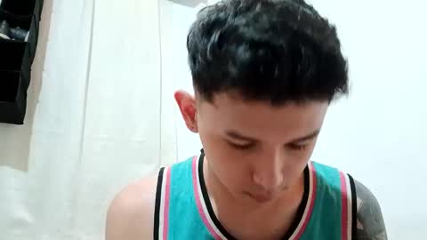 thebluesky_18 online show from November 23, 2025, 4:07 pm