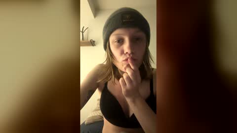 theborderline14 online show from February 8, 2026, 9:13 am