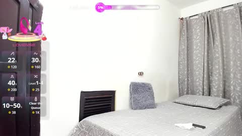 TheChicaNextDoor  online show from February 4, 2026, 11:09 pm