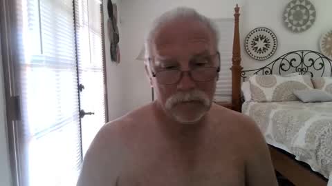 Snapshot of thecooltool_1 chatting on March 4, 2026, 5:19 pm thecooltool_1 online show from March 4, 2026, 5:19 pm