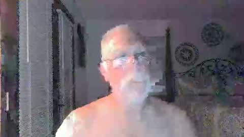 Snapshot of thecooltool_1 chatting on May 14, 2026, 8:32 am thecooltool_1 online show from May 14, 2026, 8:32 am