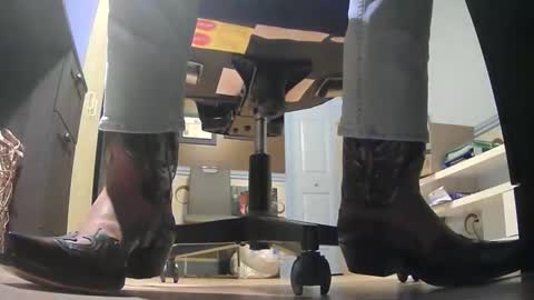 thecowboy_74 online show from December 18, 2025, 4:18 am