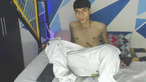 Snapshot of thedemonbroth3rs chatting on April 4, 2026, 1:15 am thedemonbroth3rs online show from April 4, 2026, 1:15 am