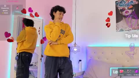 Snapshot of thedoll_ethan chatting on October 7, 2025, 8:06 pm ethan online show from October 7, 2025, 8:06 pm