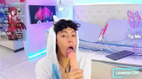 Snapshot of thedoll_ethan chatting on October 8, 2025, 7:44 pm ethan online show from October 8, 2025, 7:44 pm