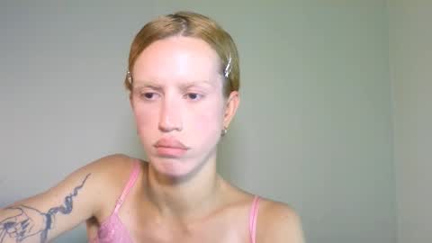 Yolanda online show from September 8, 2025, 5:23 pm