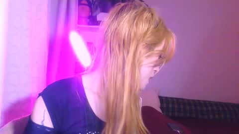 Snapshot of thedollxxxperience chatting on January 5, 2026, 6:00 pm Yolanda online show from January 5, 2026, 6:00 pm