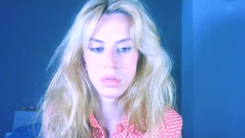 Snapshot of thedollxxxperience chatting on April 3, 2026, 1:09 pm Yolanda online show from April 3, 2026, 1:09 pm
