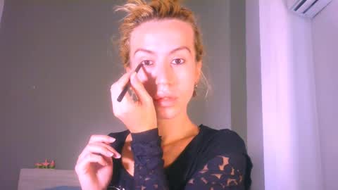 Snapshot of thedollxxxperience chatting on April 7, 2026, 3:18 am Yolanda online show from April 7, 2026, 3:18 am