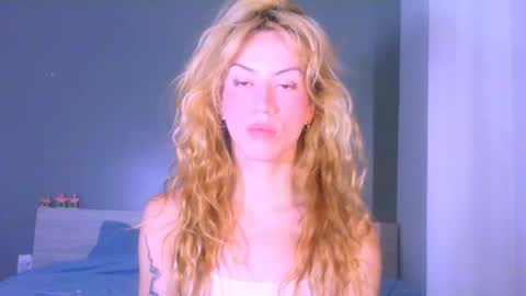 Snapshot of thedollxxxperience chatting on April 17, 2026, 11:41 pm Yolanda online show from April 17, 2026, 11:41 pm