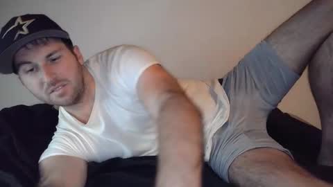 Theetwohander online show from April 4, 2026, 1:37 am