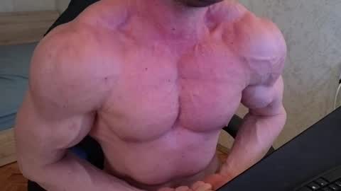 Snapshot of thefitgiant chatting on March 1, 2025, 12:01 pm Vince online show from March 1, 2025, 12:01 pm