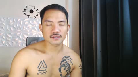 Snapshot of thefriskyasian chatting on December 18, 2024, 5:21 pm Jaycee online show from December 18, 2024, 5:21 pm