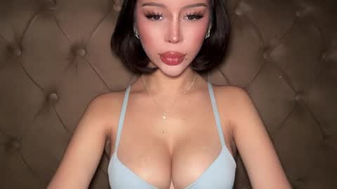 Elle  dont forget to folloW me and thumbs up online show from March 6, 2026, 12:07 am