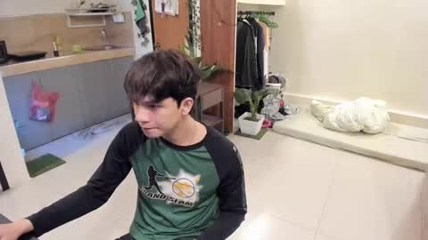 Green online show from November 6, 2025, 5:52 am