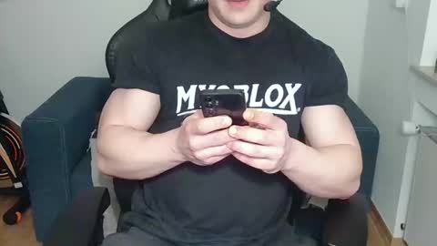 Snapshot of theguyfrombehind chatting on April 5, 2026, 7:05 am Alex online show from April 5, 2026, 7:05 am