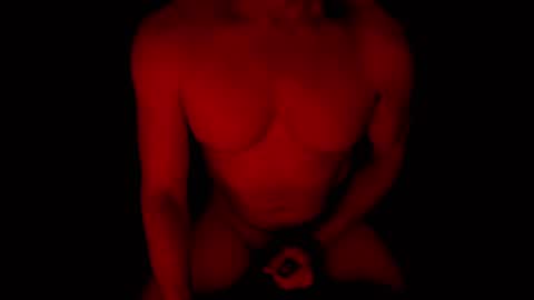 Snapshot of thehungmantis chatting on October 20, 2025, 2:56 am thehungmantis online show from October 20, 2025, 2:56 am