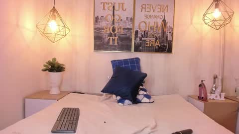 Theia  online show from December 5, 2024, 3:50 pm