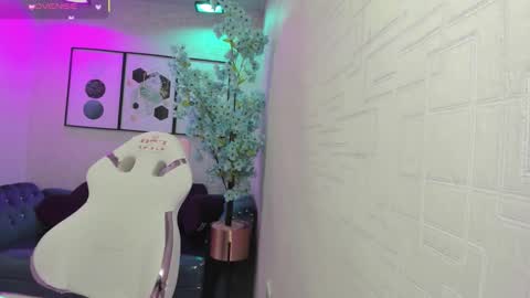 Theia  online show from March 9, 2026, 12:31 pm