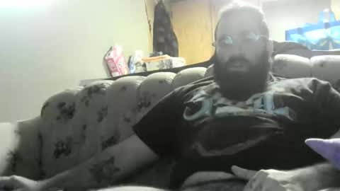 Snapshot of theironbulll chatting on December 15, 2025, 12:37 am Iron online show from December 15, 2025, 12:37 am