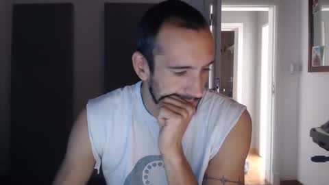 Snapshot of thekingofpains chatting on December 2, 2024, 12:18 pm KINGOFPAINS online show from December 2, 2024, 12:18 pm