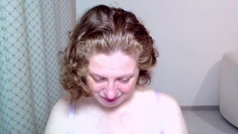 Ella online show from November 4, 2025, 6:01 am