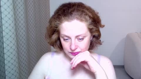 Ella online show from November 22, 2025, 5:50 am