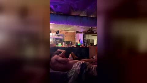 Snapshot of thelevelbelow chatting on December 23, 2025, 5:27 am thelevelbelow online show from December 23, 2025, 5:27 am