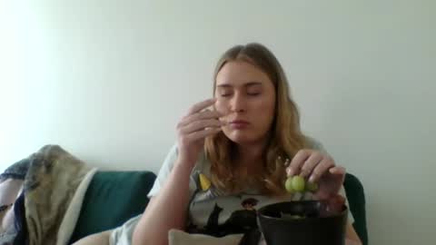 Little Bambii online show from March 21, 2026, 6:11 pm