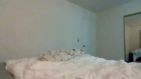 lovecreep online show from November 10, 2025, 3:49 am