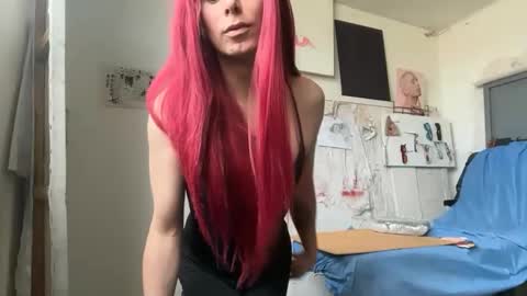 Snapshot of thematryoshka chatting on February 25, 2026, 4:05 pm Lucy Lucy online show from February 25, 2026, 4:05 pm