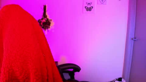 themelrose online show from April 18, 2026, 7:58 pm