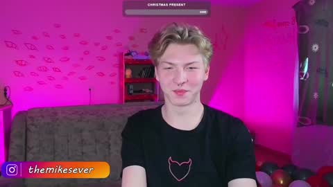 Snapshot of themikesever chatting on December 15, 2024, 4:40 am Sever online show from December 15, 2024, 4:40 am