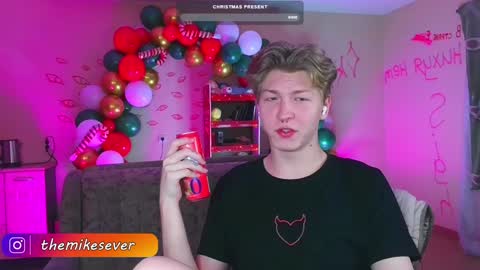 Snapshot of themikesever chatting on December 18, 2024, 2:21 am Sever online show from December 18, 2024, 2:21 am