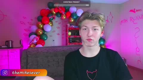 Snapshot of themikesever chatting on December 19, 2024, 6:23 pm Sever online show from December 19, 2024, 6:23 pm