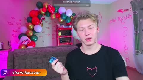 Snapshot of themikesever chatting on December 21, 2024, 10:08 pm Sever online show from December 21, 2024, 10:08 pm