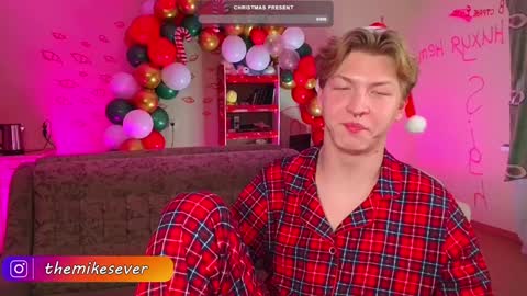 Snapshot of themikesever chatting on December 24, 2024, 10:06 pm Sever online show from December 24, 2024, 10:06 pm