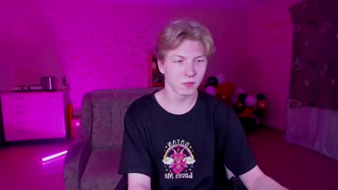 Snapshot of themikesever chatting on January 19, 2025, 6:21 pm Sever online show from January 19, 2025, 6:21 pm