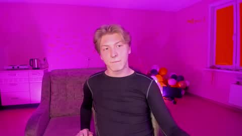 Snapshot of themikesever chatting on February 9, 2025, 7:52 pm Sever online show from February 9, 2025, 7:52 pm