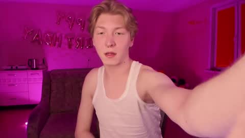 Snapshot of themikesever chatting on February 19, 2025, 12:14 am Sever online show from February 19, 2025, 12:14 am