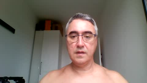 Snapshot of themohican chatting on August 1, 2026, 7:51 am Themohican online show from August 1, 2026, 7:51 am