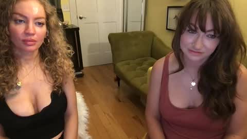 Snapshot of themrsnelson chatting on April 21, 2026, 7:36 am Cach Nelson online show from April 21, 2026, 7:36 am