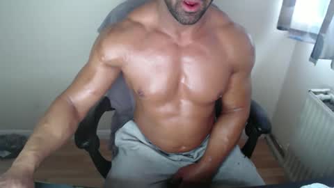 Snapshot of themusclefactory chatting on October 10, 2025, 3:33 pm TheMuscleFactory online show from October 10, 2025, 3:33 pm
