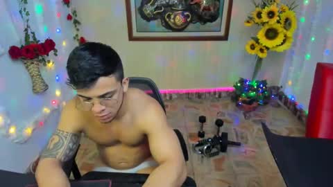 Snapshot of themuscularvenezuelanman chatting on February 3, 2025, 6:34 am themuscularvenezuelanman online show from February 3, 2025, 6:34 am