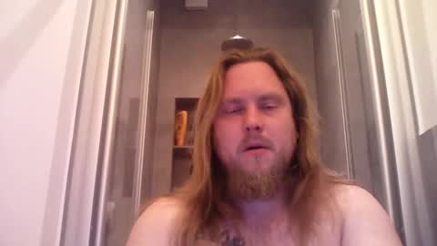 thenewdude1992 online show from October 31, 2025, 12:22 am