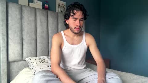 Snapshot of theo_riviera chatting on May 26, 2026, 8:27 pm theo_riviera online show from May 26, 2026, 8:27 pm