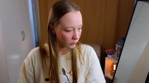 Scarlet online show from September 22, 2025, 2:24 am