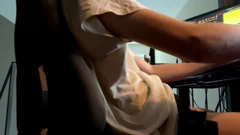 theothede19cm online show from October 17, 2025, 2:41 pm