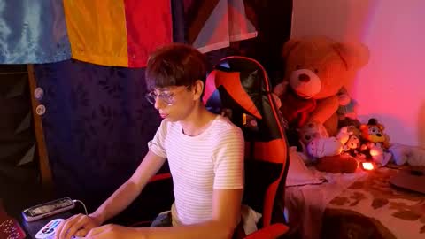 Snapshot of theprince_red chatting on October 8, 2025, 7:55 pm Matt independent model online show from October 8, 2025, 7:55 pm